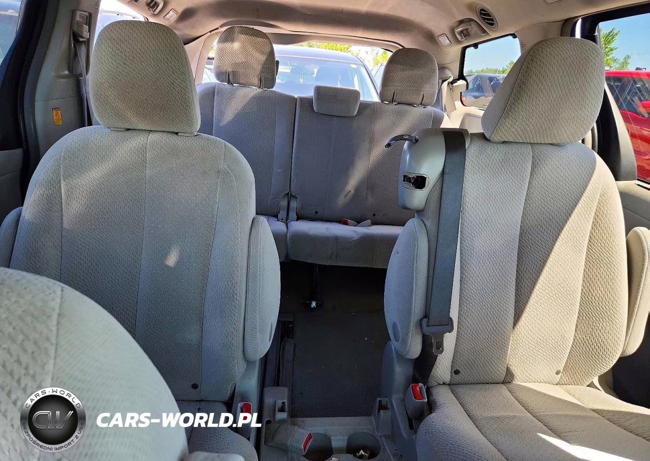 2013 Toyota Sienna Le VIN:5TDKK3DC7DS380689 - 10