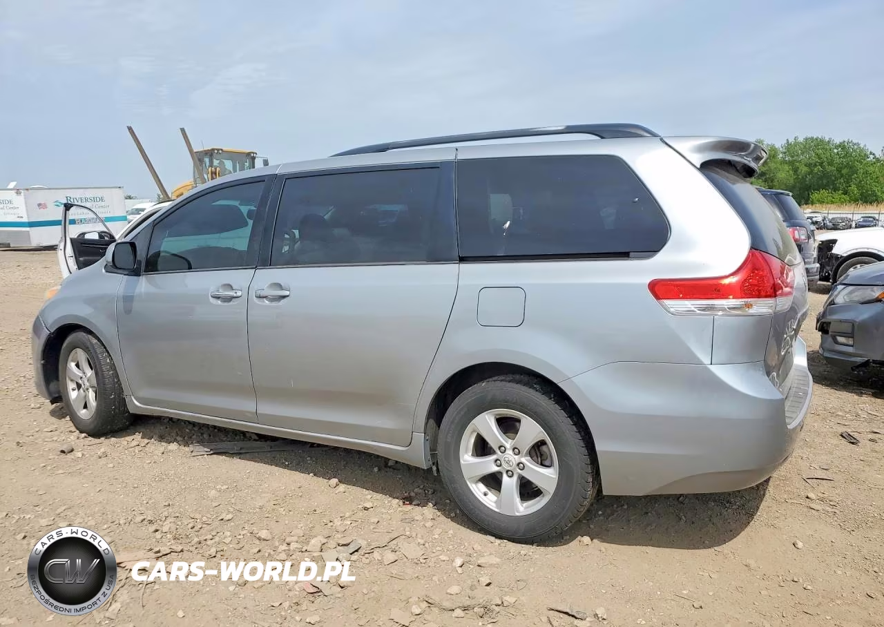 2012 Toyota Sienna Le VIN:5TDKK3DC1CS192247 - 2