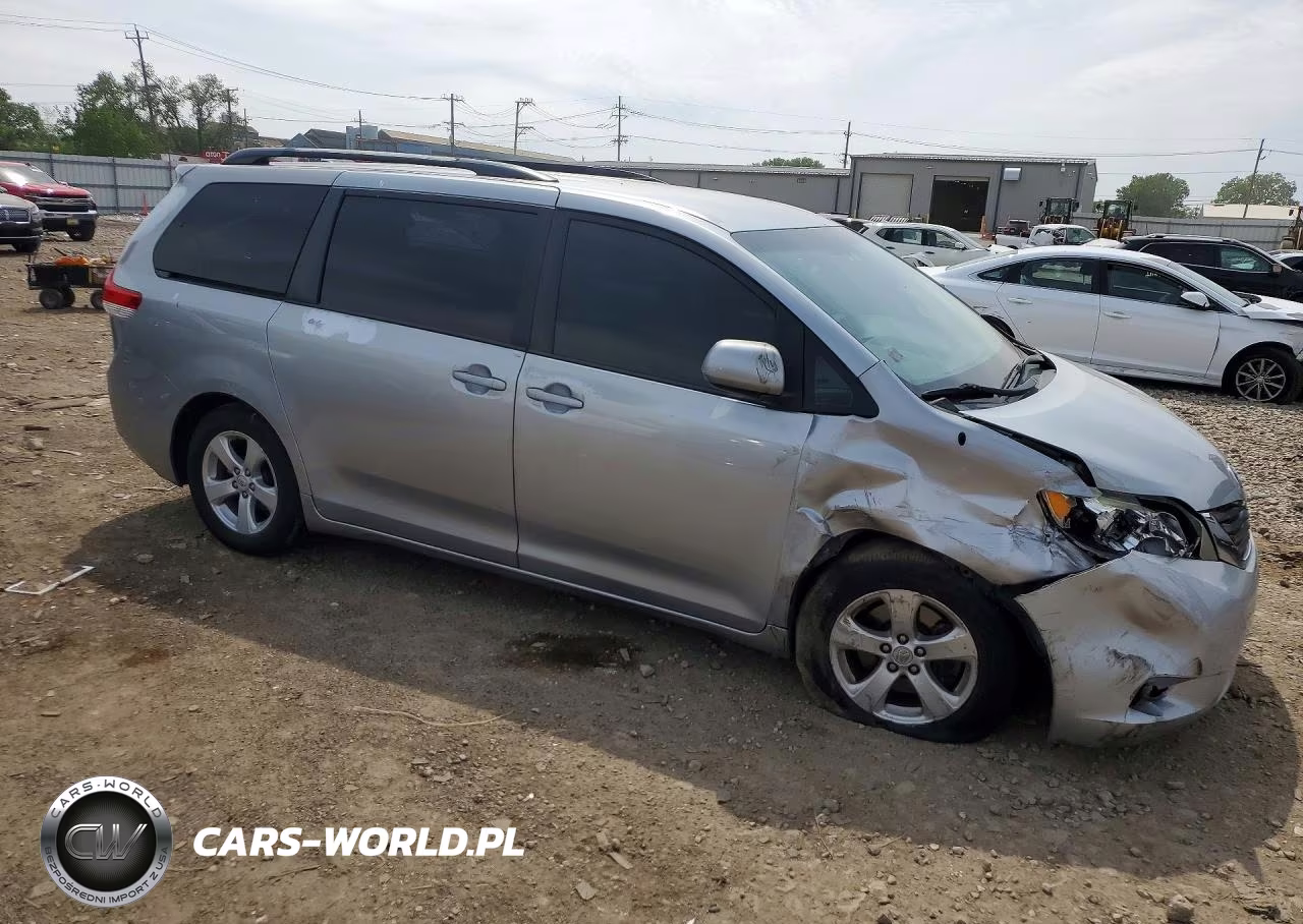 2012 Toyota Sienna Le VIN:5TDKK3DC1CS192247 - 4