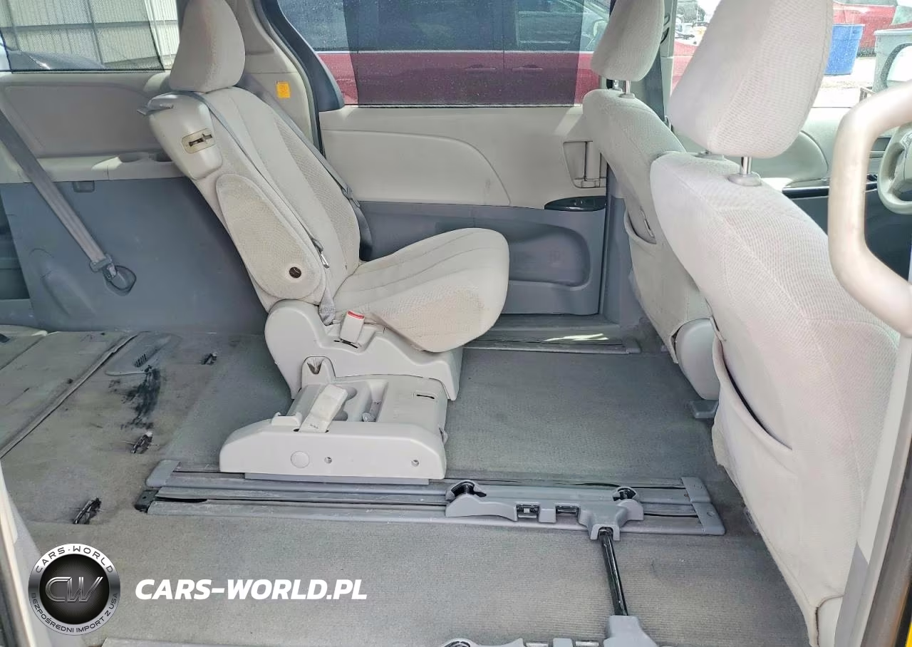 2012 Toyota Sienna Le VIN:5TDKK3DC2CS236336 - 11