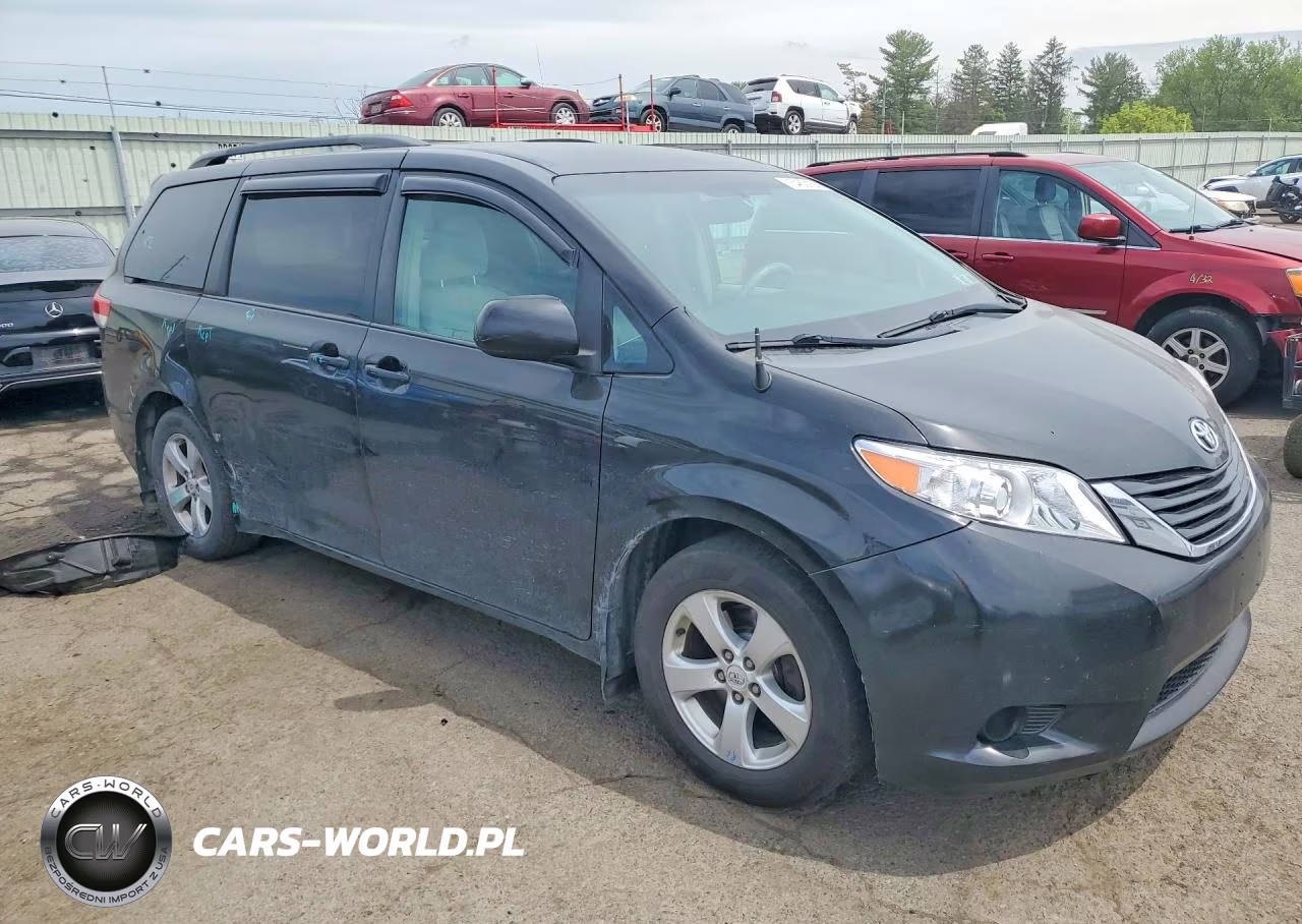 2012 Toyota Sienna Le VIN:5TDKK3DC2CS236336 - 4