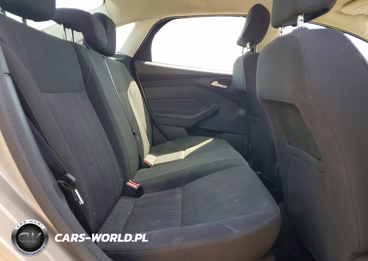 2017 Ford Focus Se VIN:1FADP3F24HL275829 - 10
