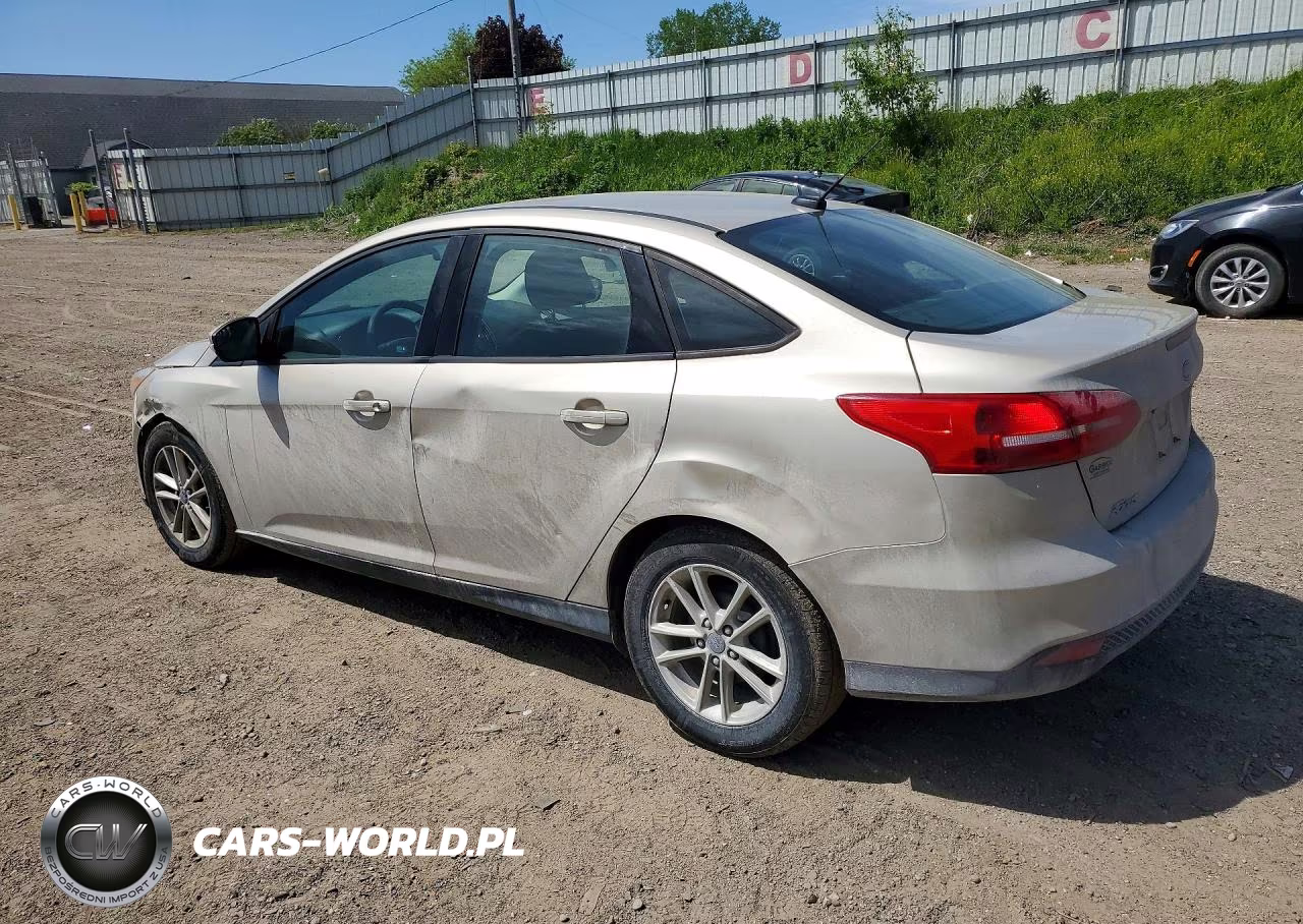 2017 Ford Focus Se VIN:1FADP3F24HL275829 - 2