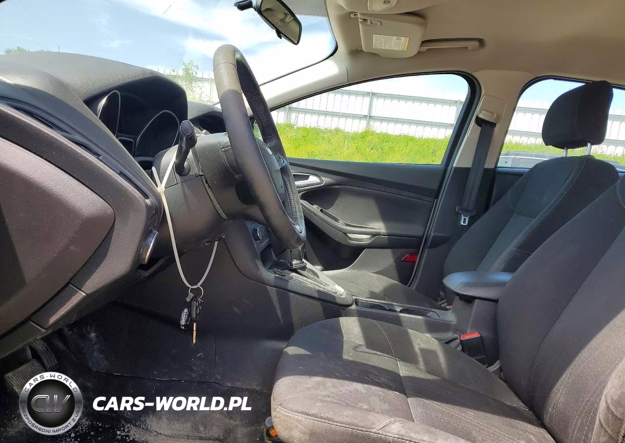 2017 Ford Focus Se VIN:1FADP3F24HL275829 - 7