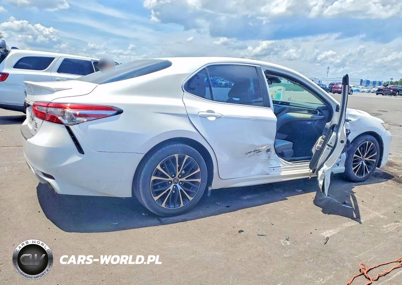2018 Toyota Camry Se VIN:4T1B11HK9JU049771 - 3