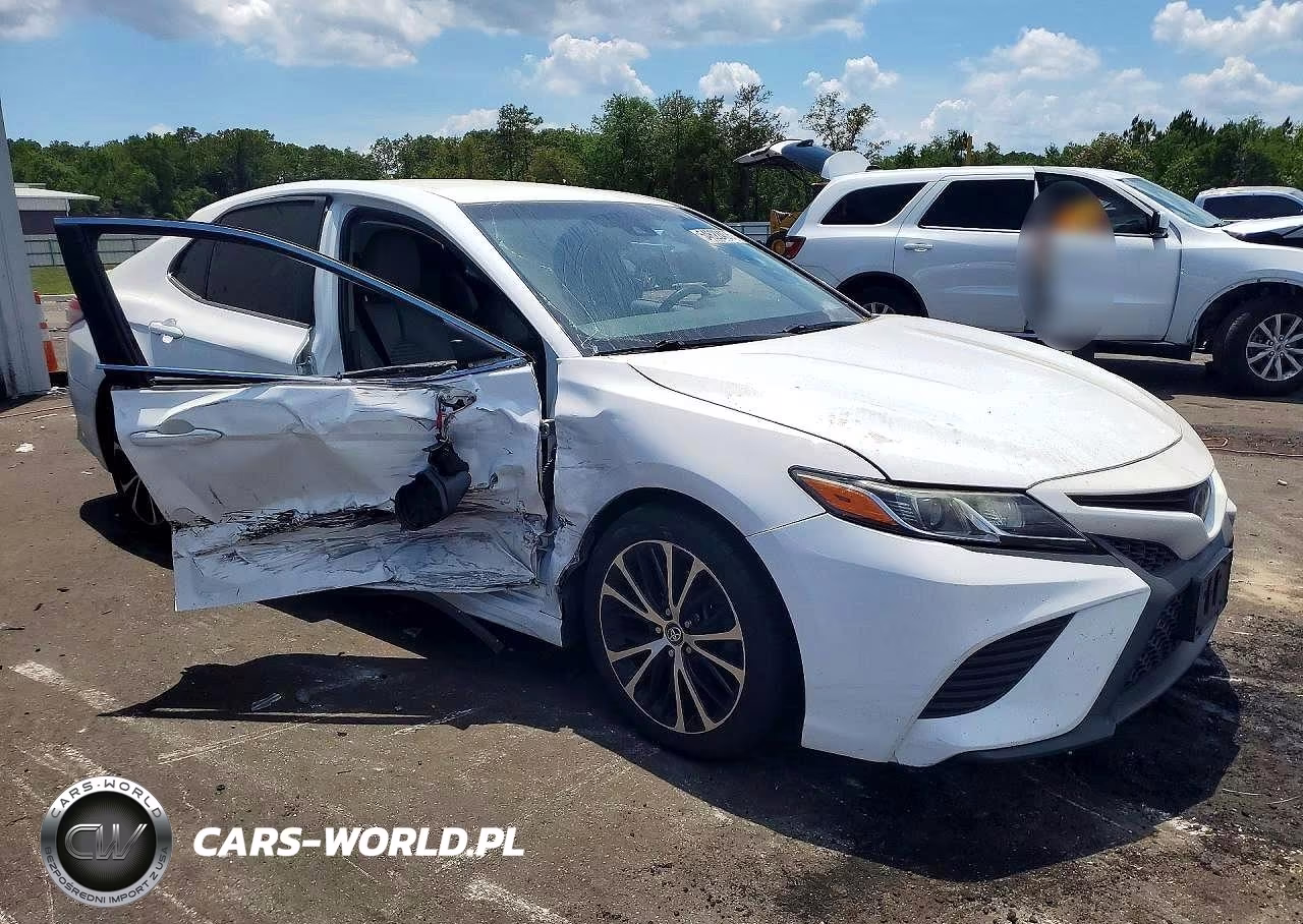 2018 Toyota Camry Se VIN:4T1B11HK9JU049771 - 4
