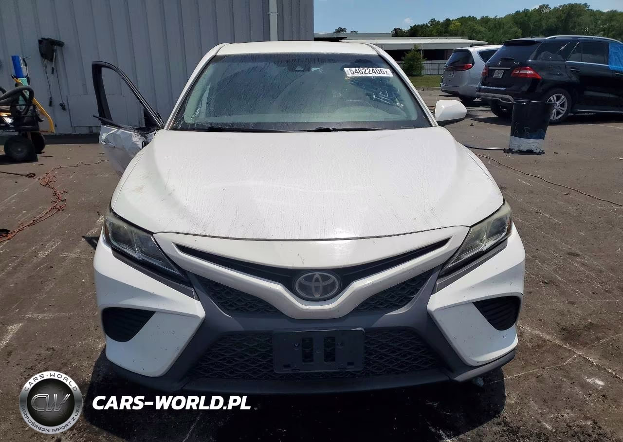2018 Toyota Camry Se VIN:4T1B11HK9JU049771 - 5