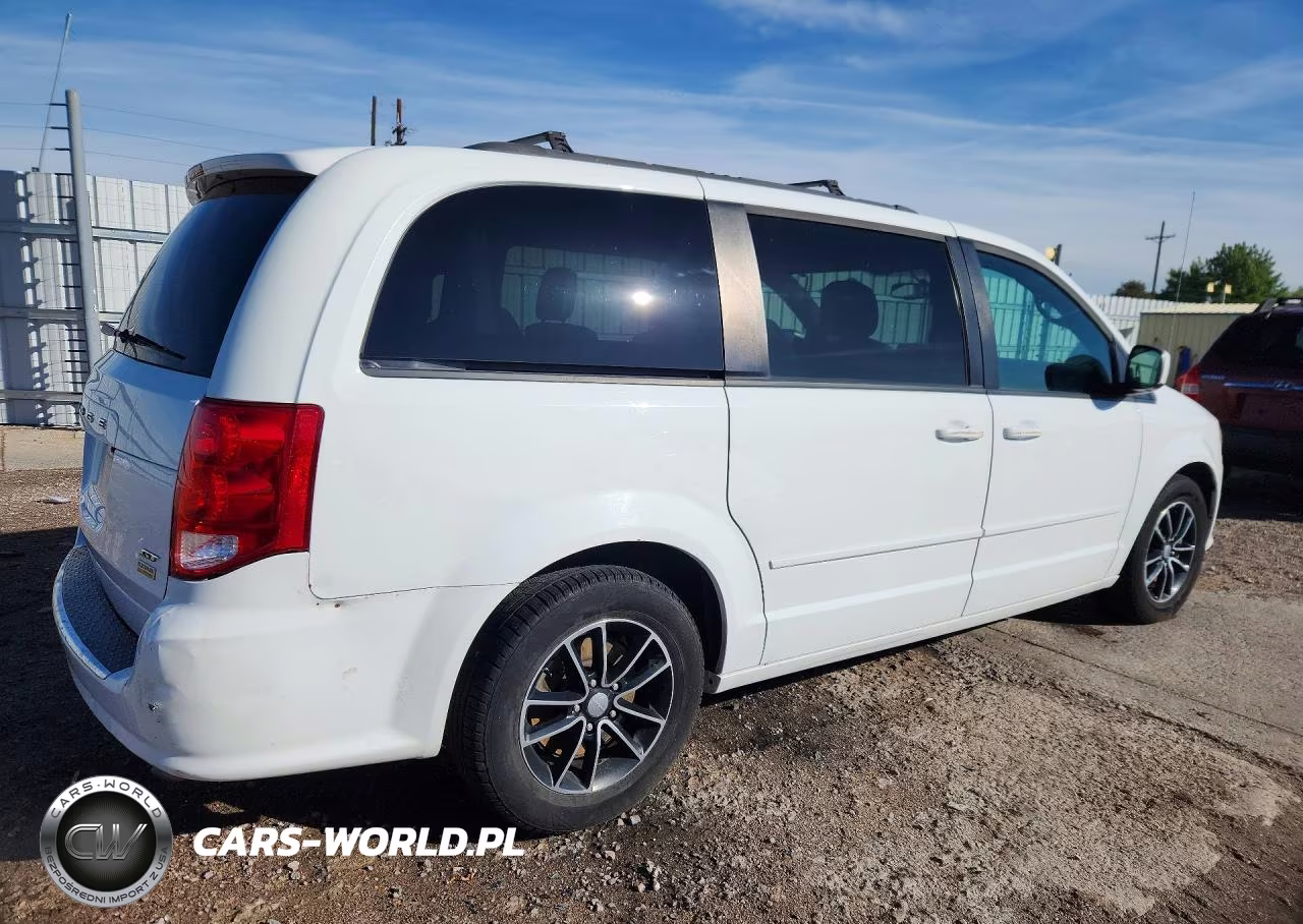 2017 Dodge Grand Caravan Gt VIN:2C4RDGEG2HR814937 - 3