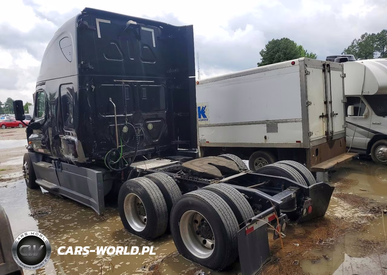 2015 Freightliner Cascadia Semi Truck VIN:3AKJGLD5XFSGC0414 - 3
