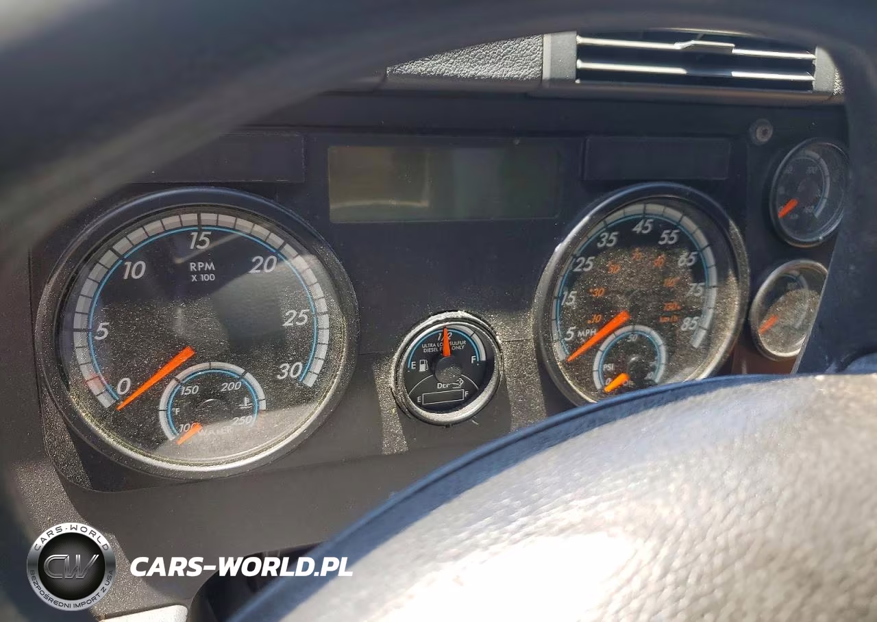 2015 Freightliner Cascadia Semi Truck VIN:3AKJGLD5XFSGC0414 - 8