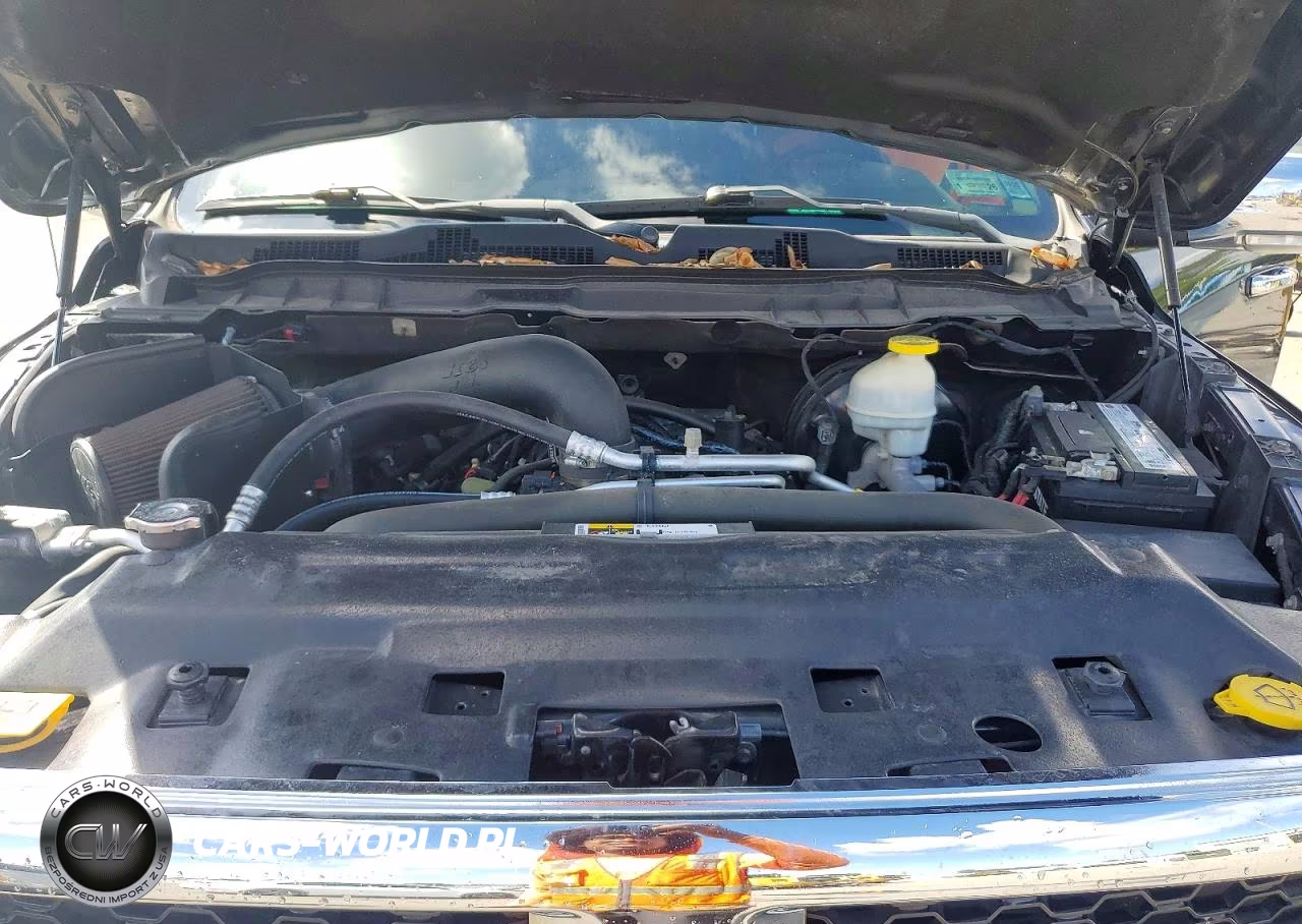 2018 Ram 1500 Laramie VIN:1C6RR7NT4JS148898 - 11