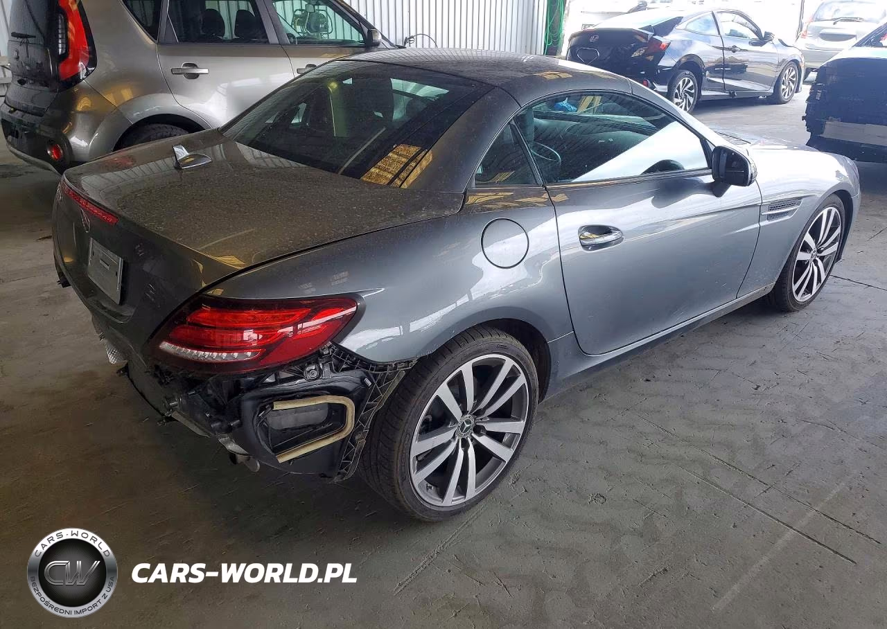 2018 Mercedes-Benz Slc 300 VIN:WDDPK3JA7JF149270 - 3
