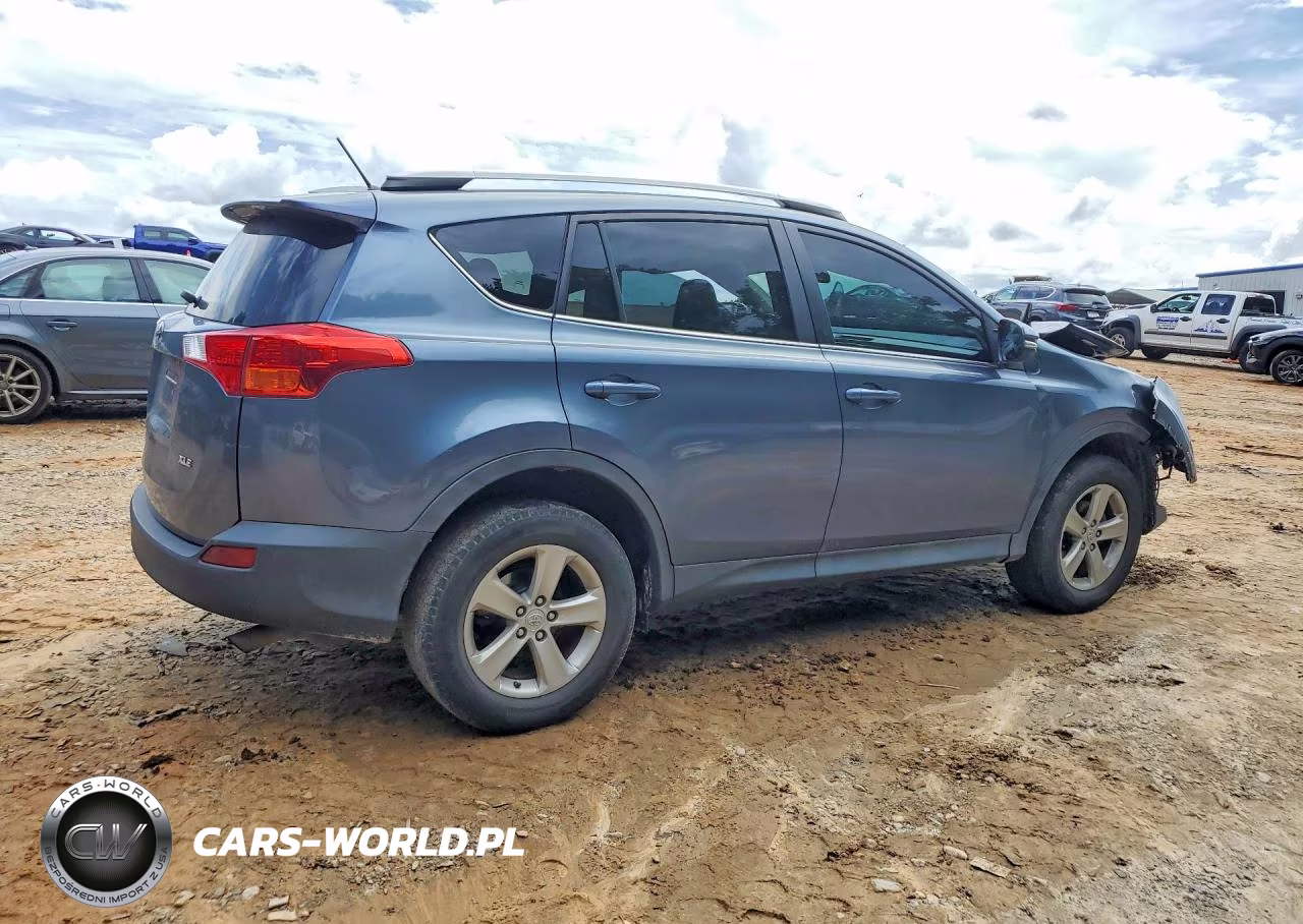 2013 Toyota Rav4 Xle VIN:2T3WFREV5DW067812 - 3