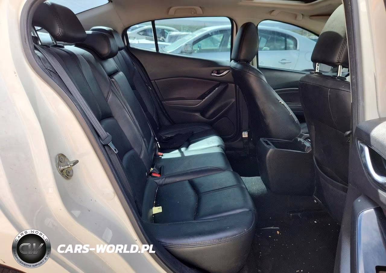 2018 Mazda 3 Touring VIN:3MZBN1V3XJM228912 - 10