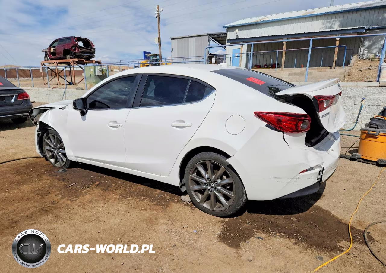 2018 Mazda 3 Touring VIN:3MZBN1V3XJM228912 - 2