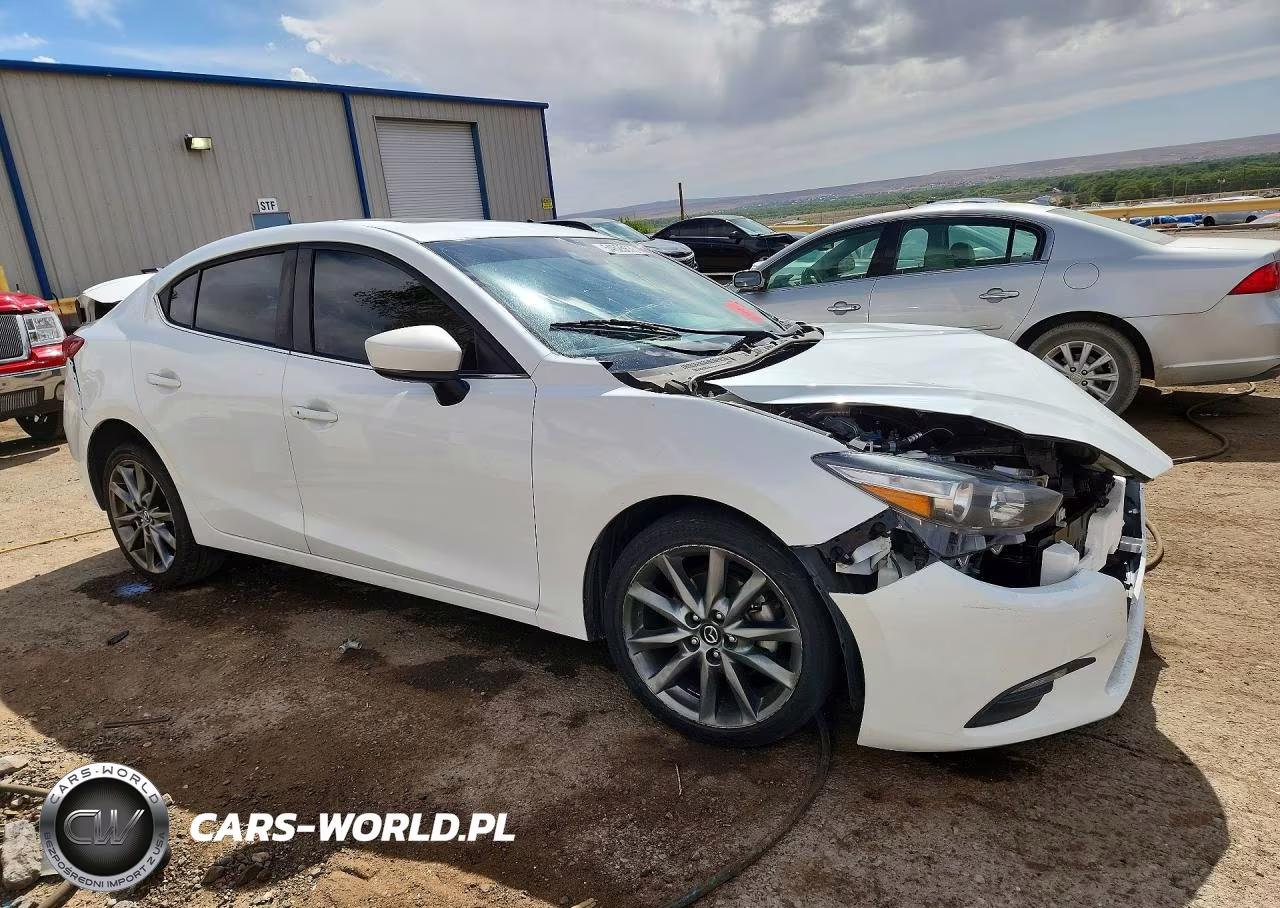 2018 Mazda 3 Touring VIN:3MZBN1V3XJM228912 - 4