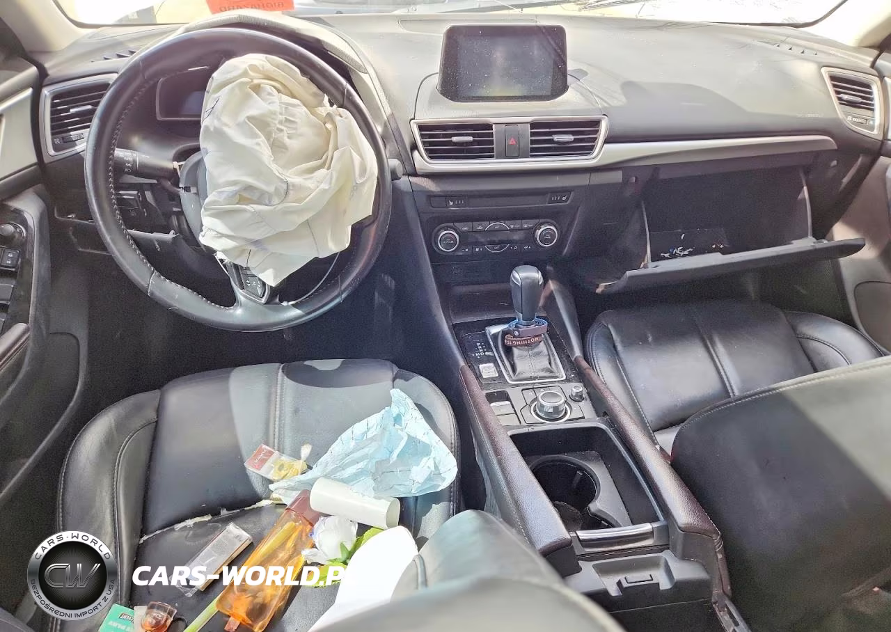 2018 Mazda 3 Touring VIN:3MZBN1V3XJM228912 - 8