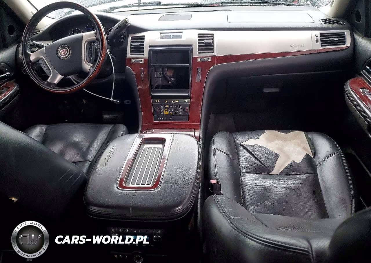 2007 Cadillac Escalade Luxury VIN:1GYFK63887R308056 - 8