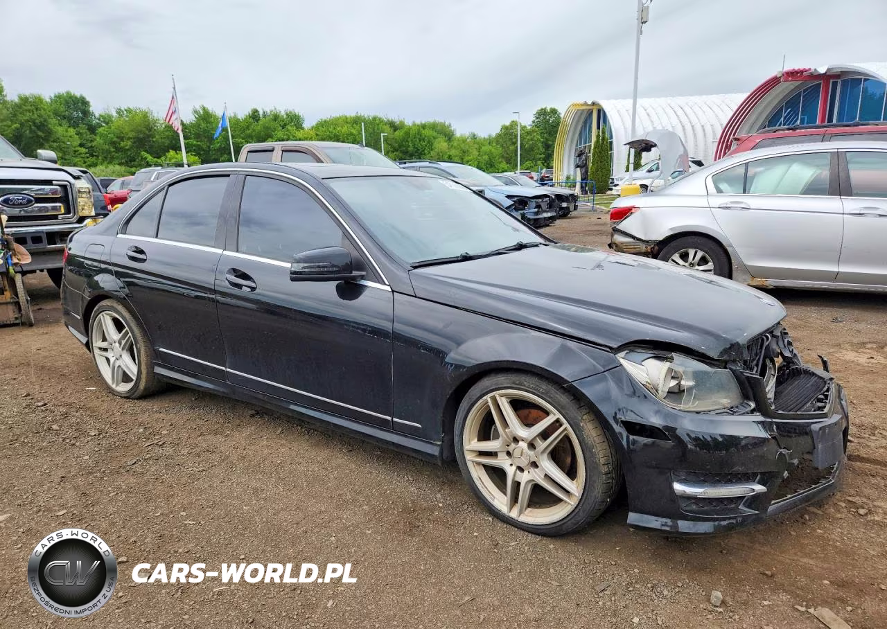 2012 Mercedes-Benz C 300 4Matic VIN:WDDGF8BB5CR192497 - 4