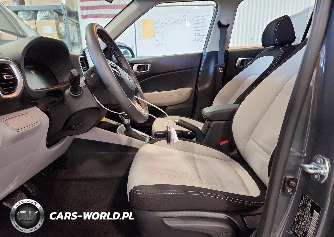 2025 Hyundai Venue Sel VIN:KMHRC8A32SU401661 - 7