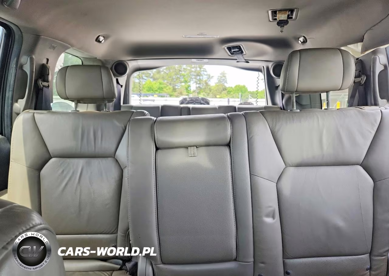 2011 Honda Pilot Touring VIN:5FNYF4H93BB101856 - 10