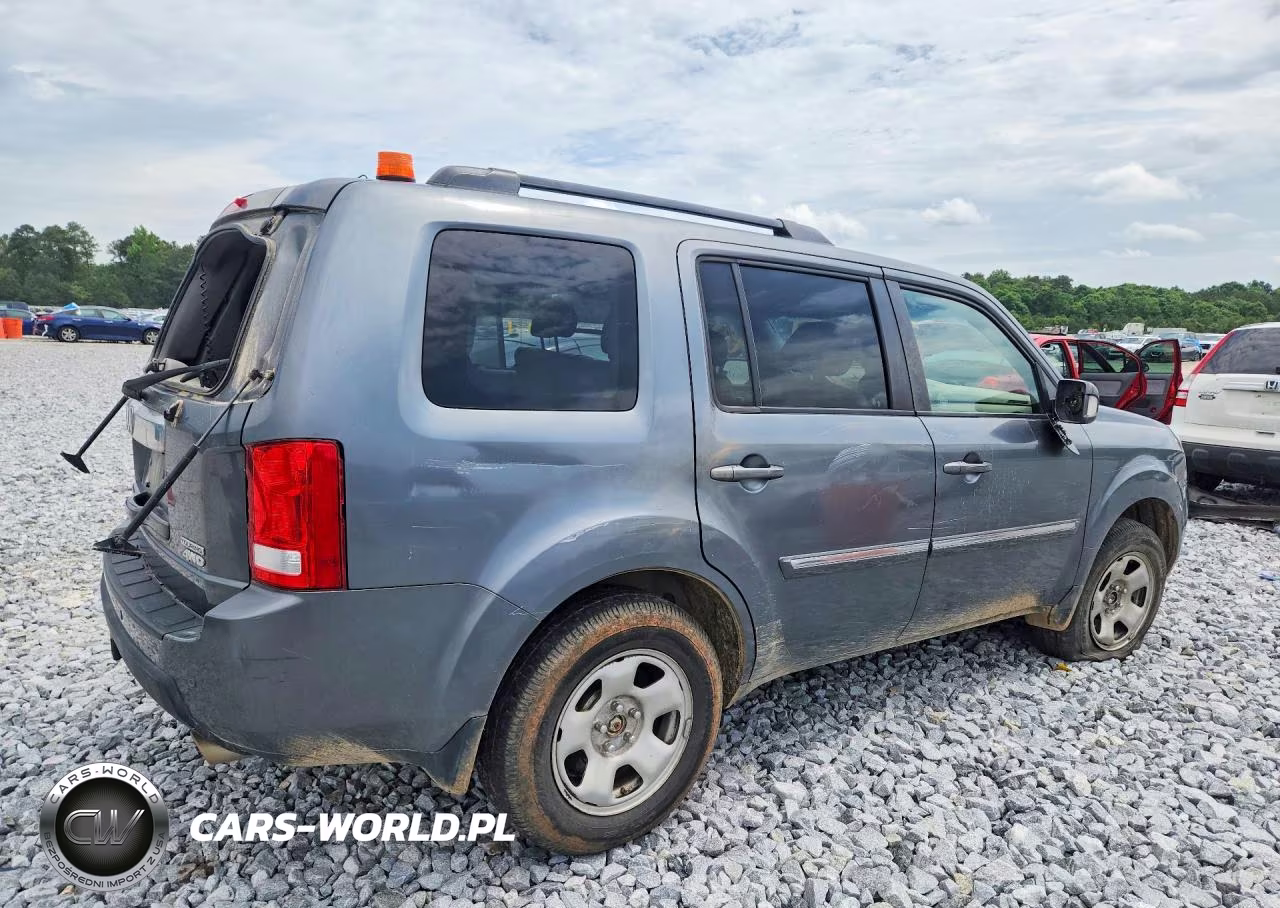 2011 Honda Pilot Touring VIN:5FNYF4H93BB101856 - 3