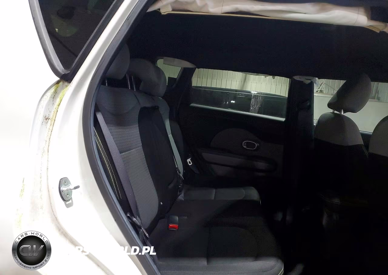 2015 Kia Soul + VIN:KNDJP3A59F7187959 - 11