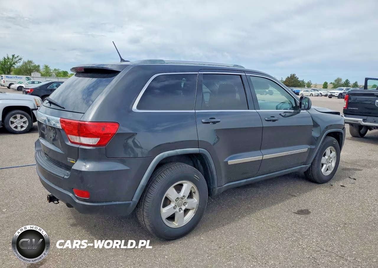 2011 Jeep Grand Cherokee Laredo VIN:1J4RR4GG6BC562116 - 3