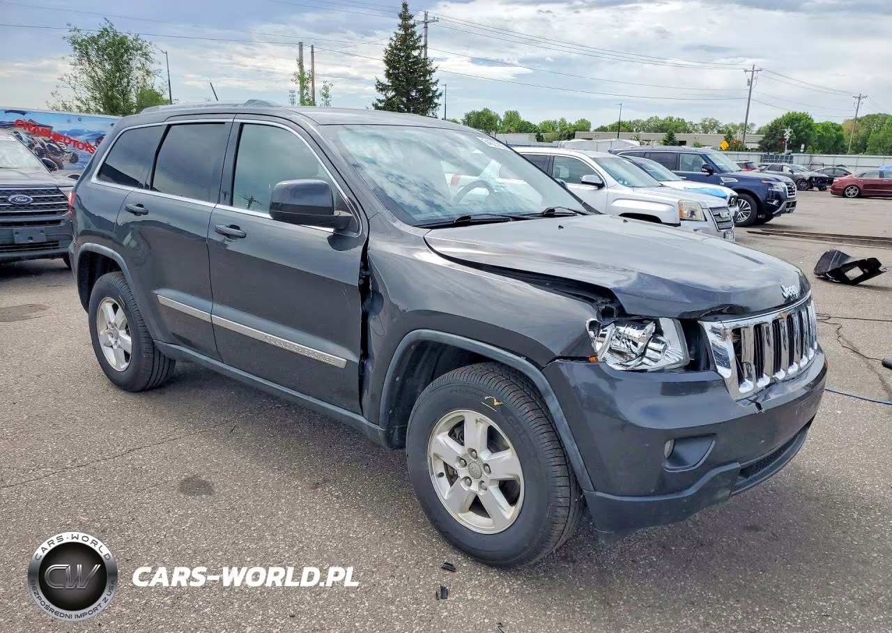 2011 Jeep Grand Cherokee Laredo VIN:1J4RR4GG6BC562116 - 4