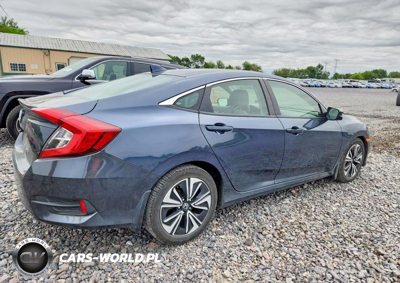 2018 Honda Civic Ex VIN:JHMFC1F38JX020755 - 3