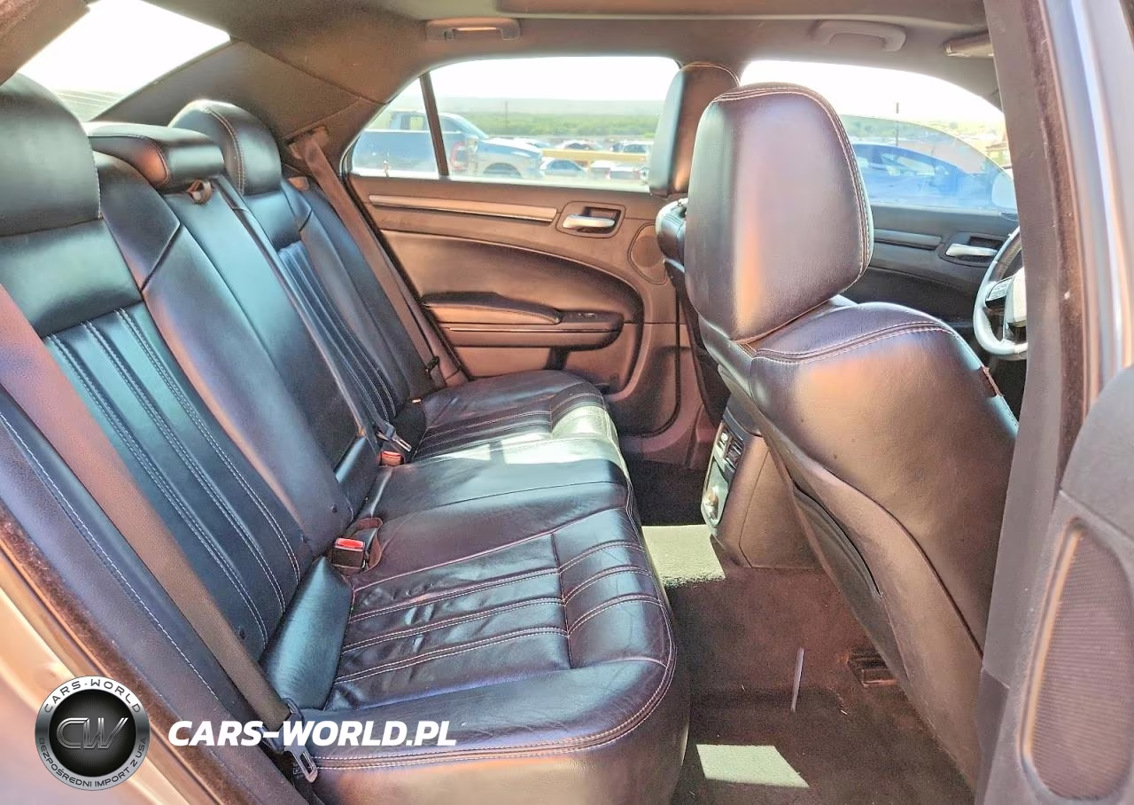 2014 Chrysler 300 S VIN:2C3CCABG6EH145362 - 10