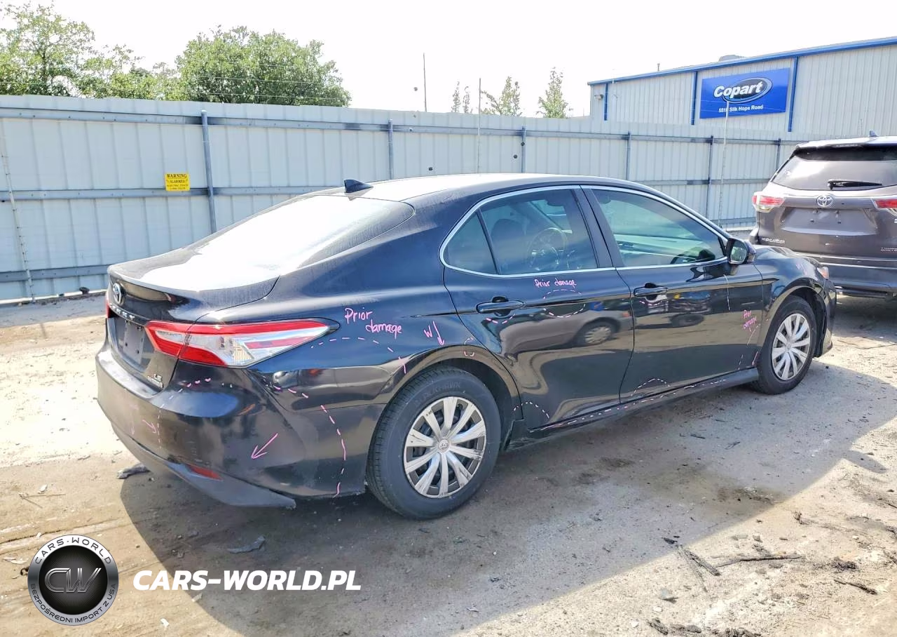 2020 Toyota Camry Le VIN:4T1C31AK9LU539039 - 3