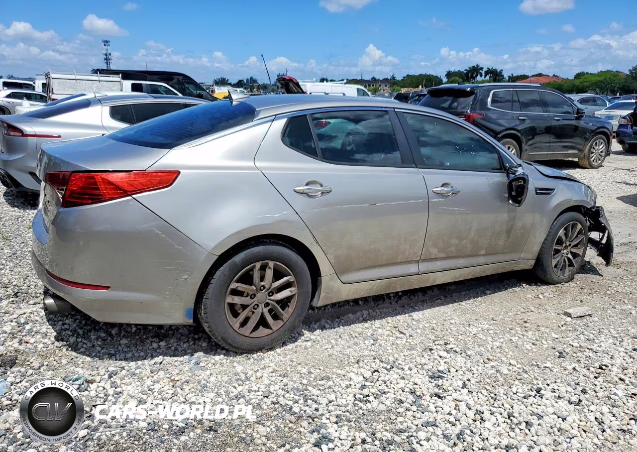 2013 Kia Optima Lx VIN:KNAGM4A70D5396362 - 3