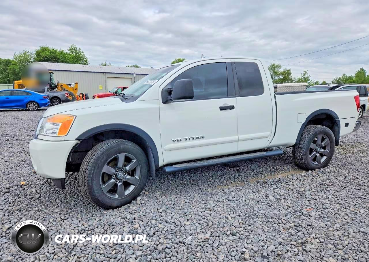 2015 Nissan Titan Sv