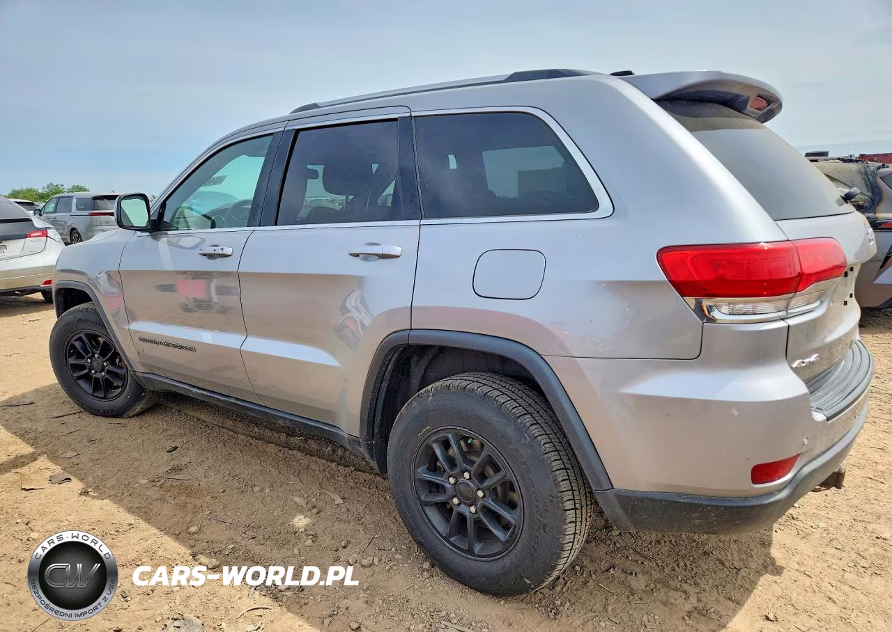 2018 Jeep Grand Cherokee Laredo VIN:1C4RJFAGXJC236190 - 2