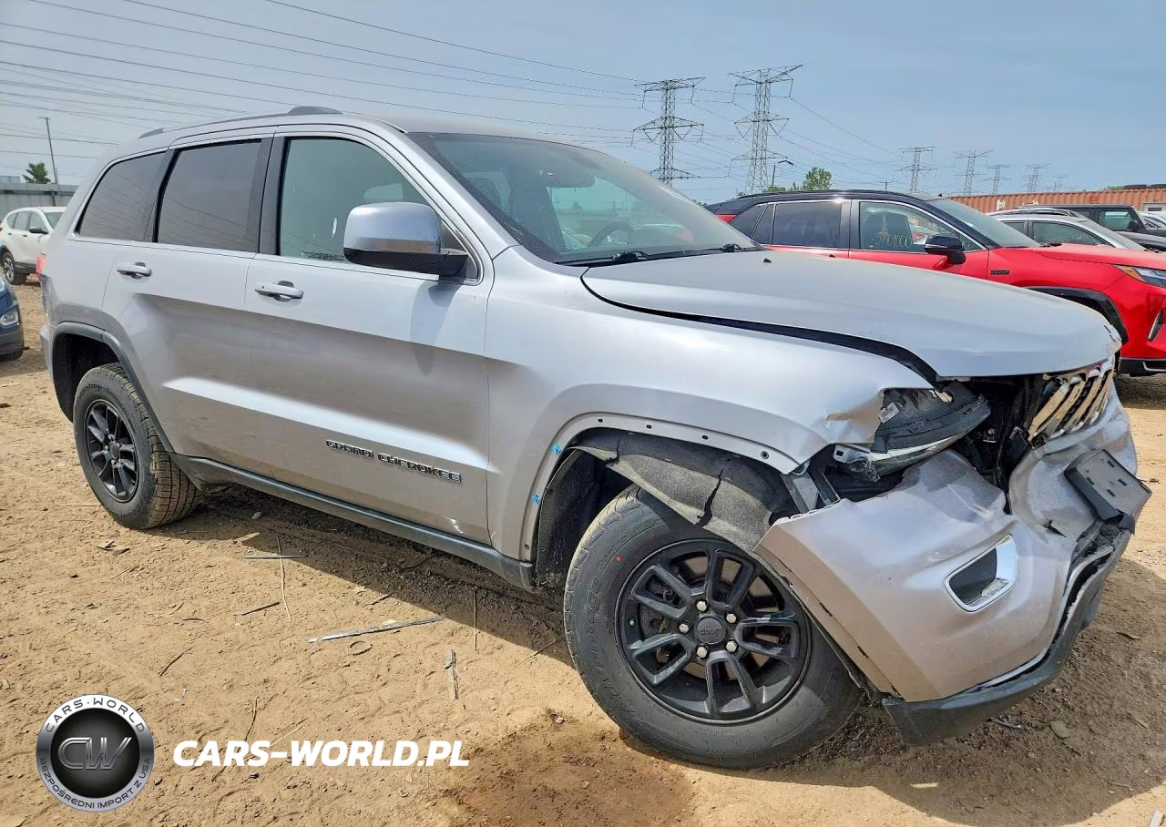 2018 Jeep Grand Cherokee Laredo VIN:1C4RJFAGXJC236190 - 4