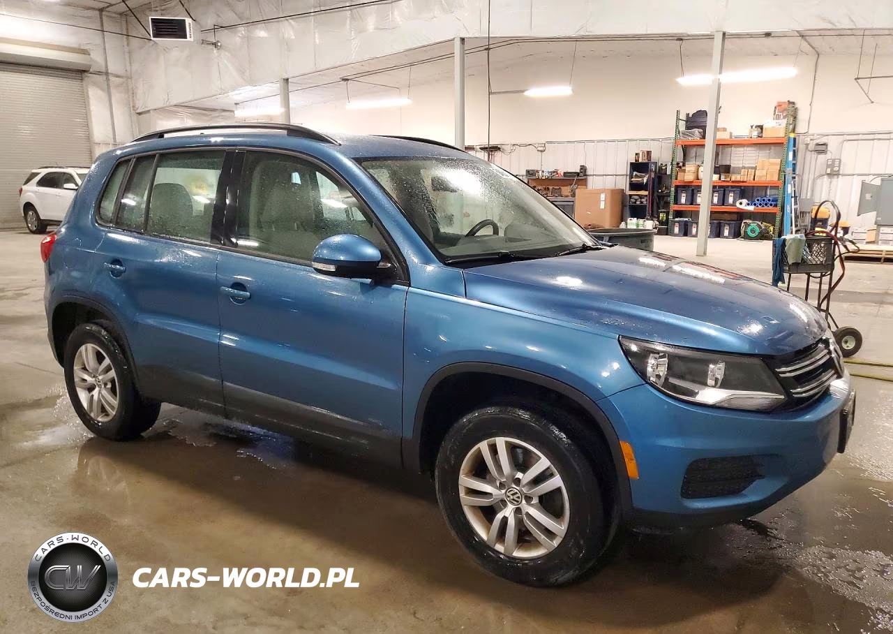 2017 Volkswagen Tiguan S VIN:WVGBV7AXXHK024090 - 4