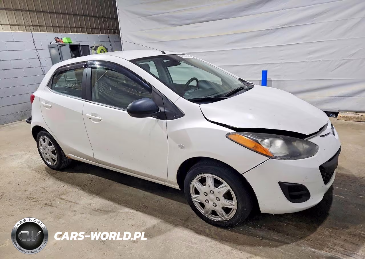 2014 Mazda Mazda2 Sport VIN:JM1DE1KY7E0181584 - 4