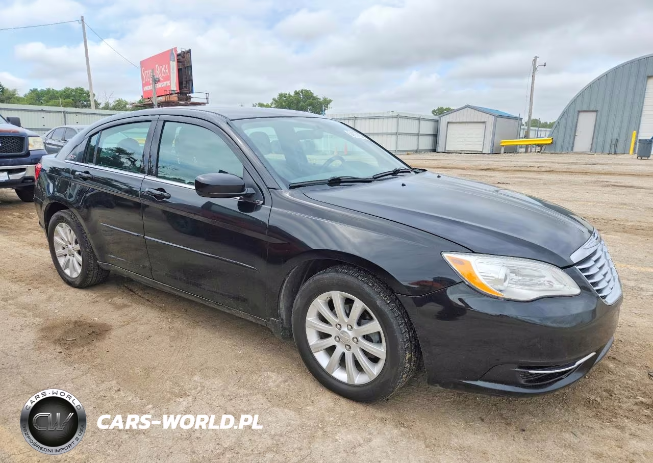 2014 Chrysler 200 Touring VIN:1C3CCBBG6EN237455 - 4