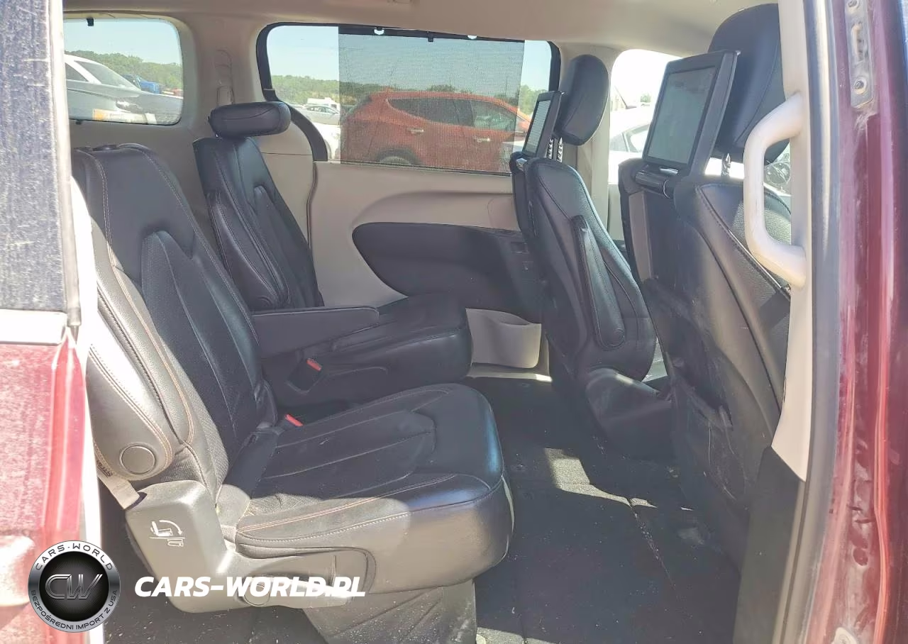 2018 Chrysler Pacifica Touring L Plus VIN:2C4RC1EG5JR197667 - 11
