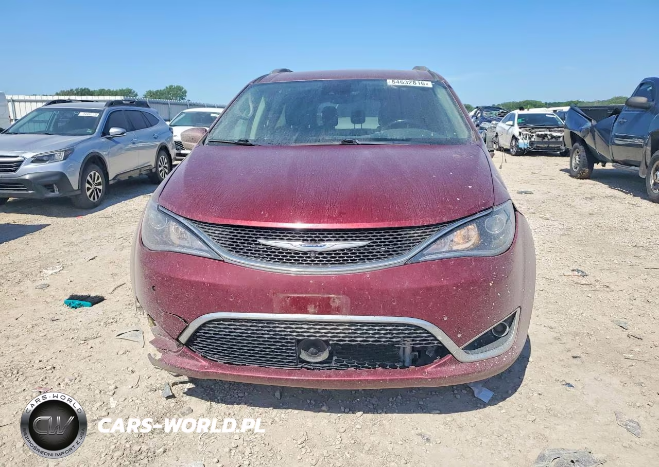2018 Chrysler Pacifica Touring L Plus VIN:2C4RC1EG5JR197667 - 5