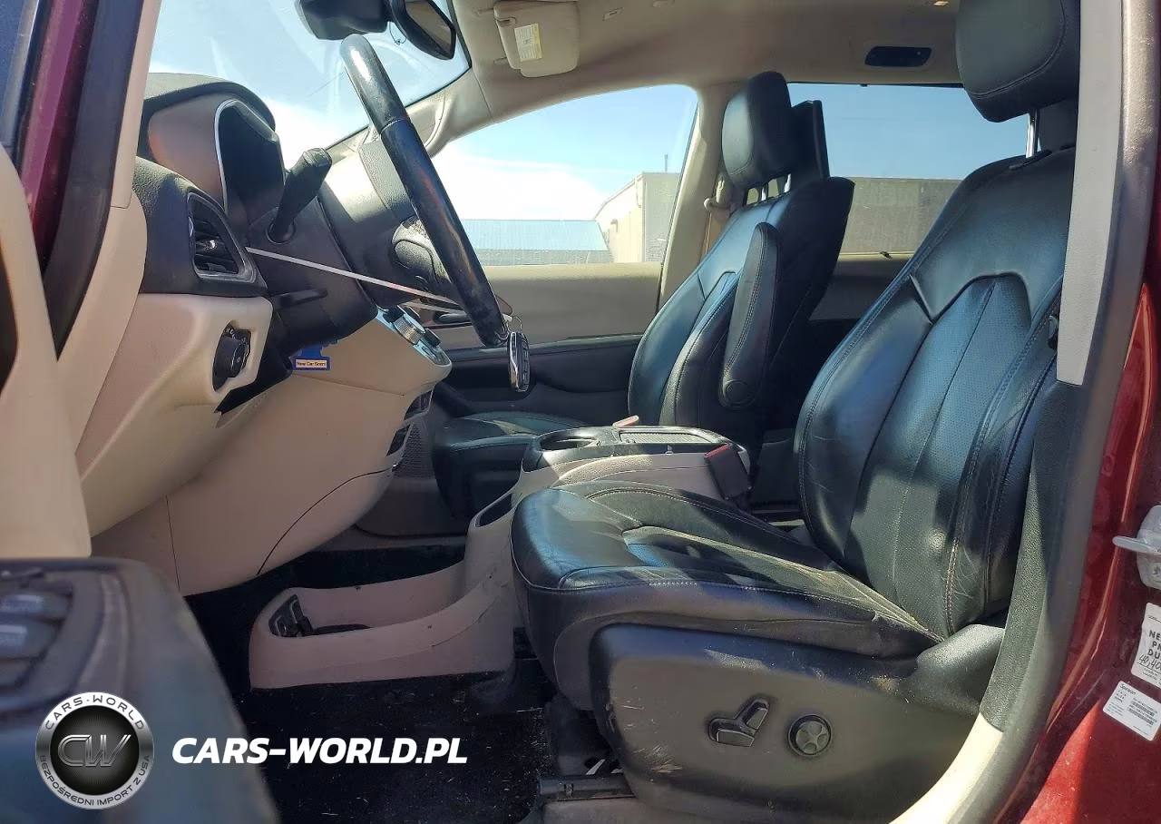 2018 Chrysler Pacifica Touring L Plus VIN:2C4RC1EG5JR197667 - 7