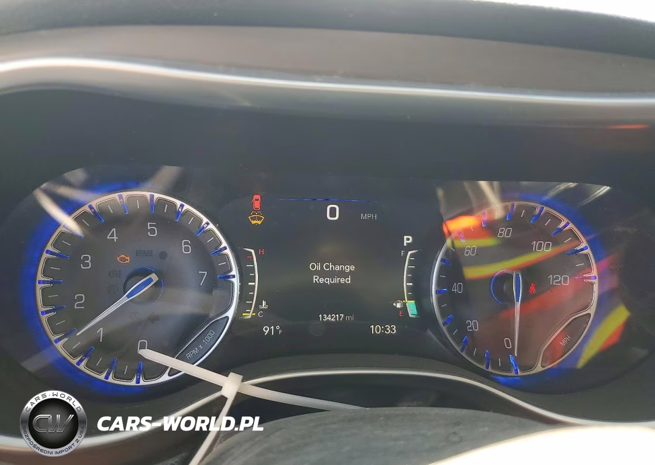 2018 Chrysler Pacifica Touring L Plus VIN:2C4RC1EG5JR197667 - 9