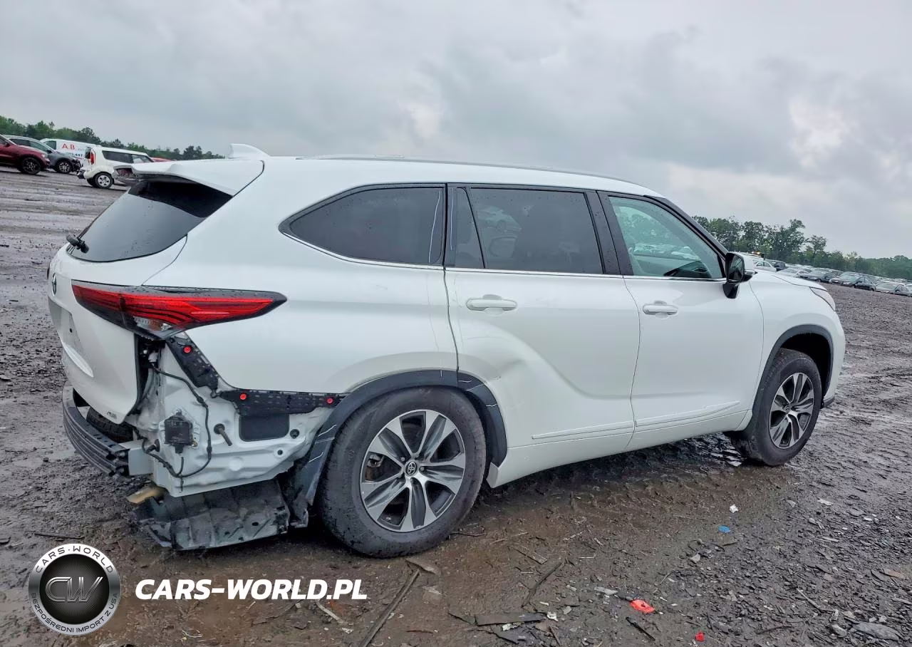 2023 Toyota Highlander Xle VIN:5TDKDRAH2PS000501 - 3