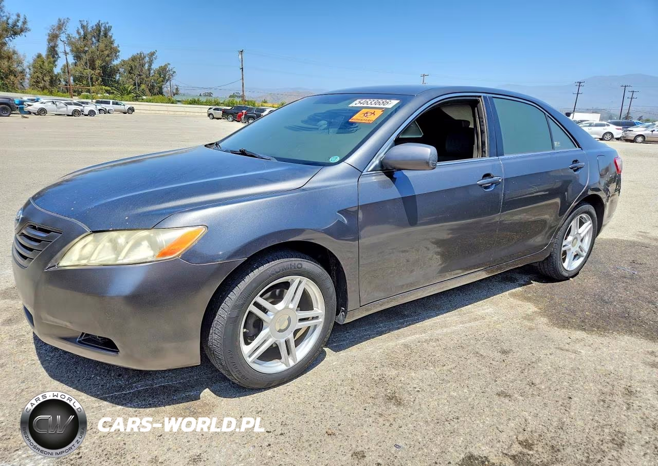 2009 Toyota Camry Le – zdjęcie 1 z 12
