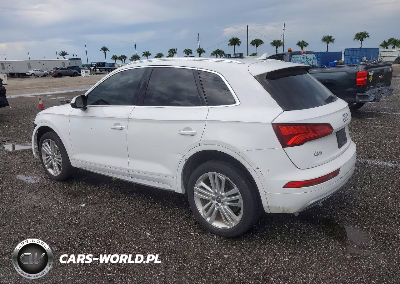 2018 Audi Q5 Premium Plus VIN:WA1BNAFY1J2078042 - 2