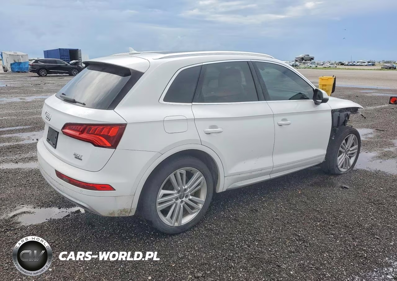 2018 Audi Q5 Premium Plus VIN:WA1BNAFY1J2078042 - 3