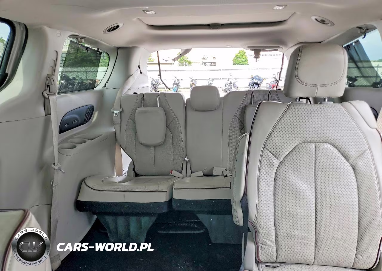 2020 Chrysler Pacifica Limited VIN:2C4RC1GG5LR127764 - 10