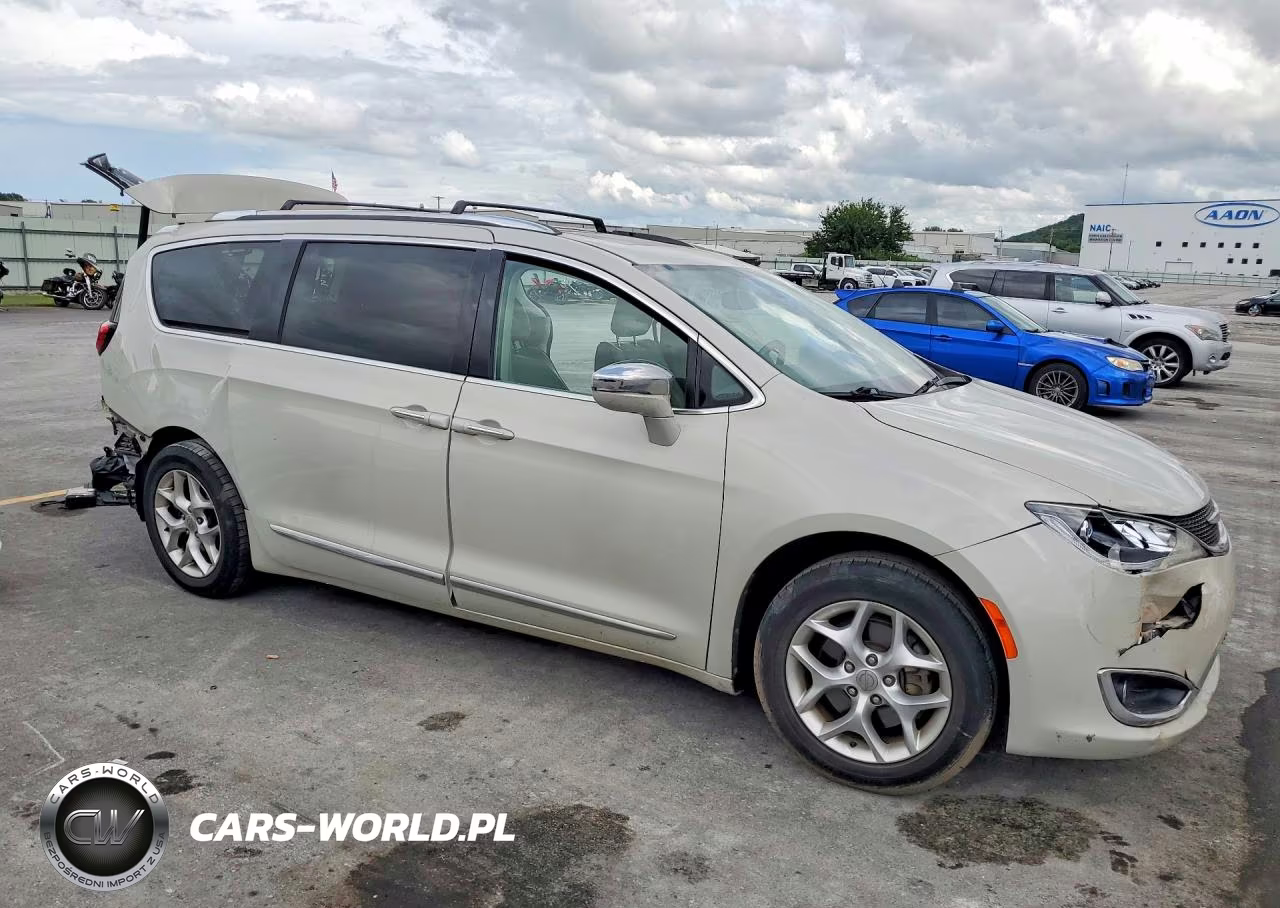 2020 Chrysler Pacifica Limited VIN:2C4RC1GG5LR127764 - 4