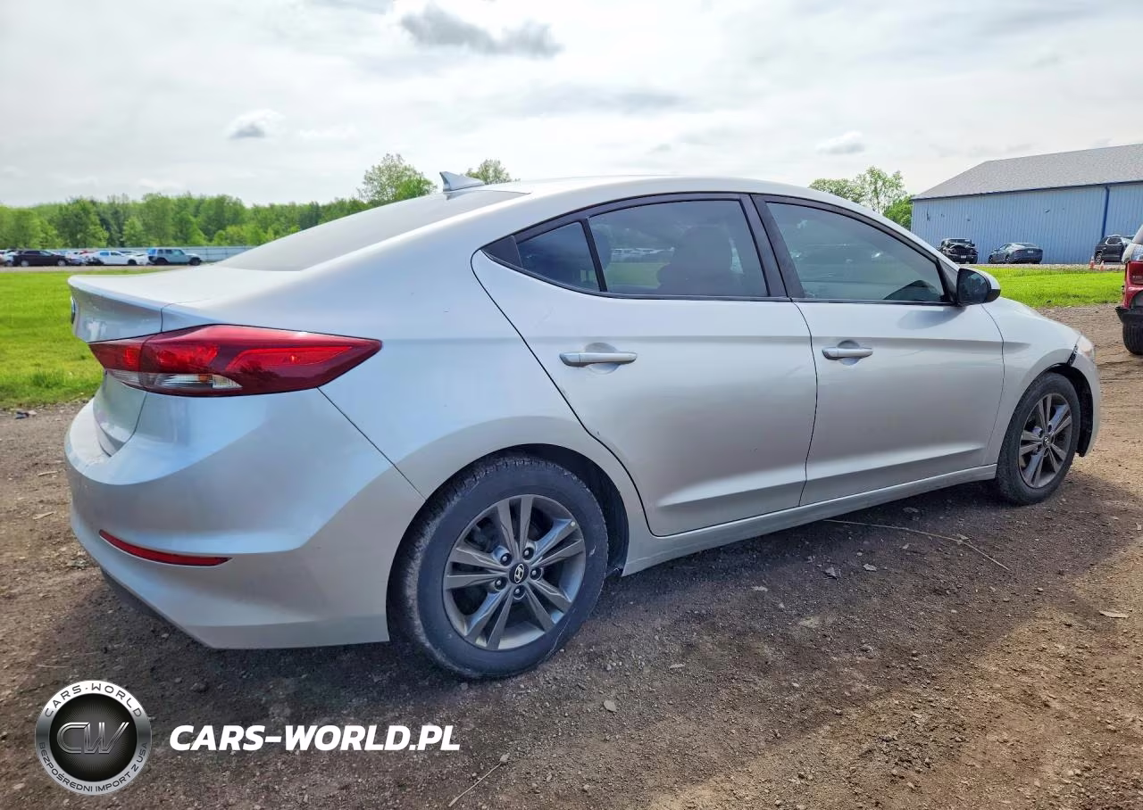 2018 Hyundai Elantra Sel VIN:5NPD84LF9JH233381 - 3